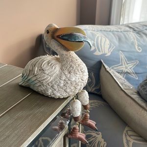 Pelican decor